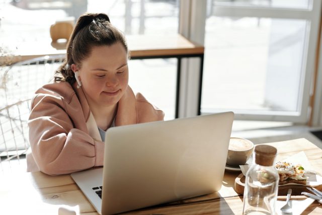 Student with laptop