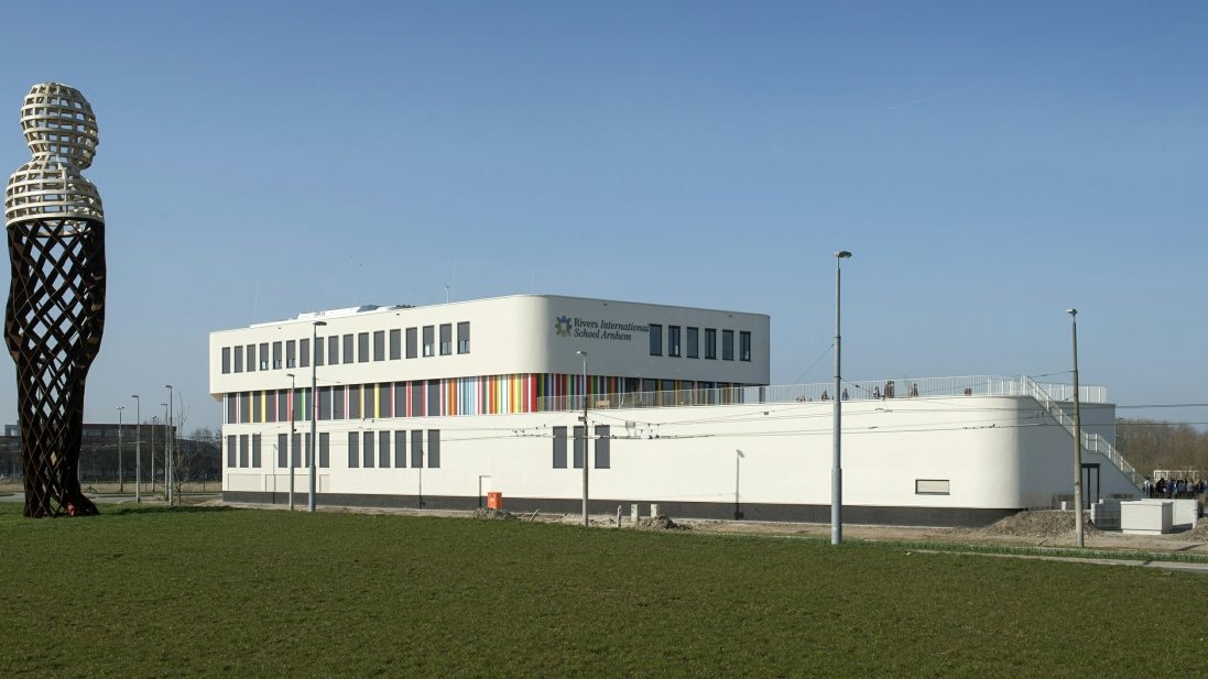 Teaching at international schools in Arnhem City