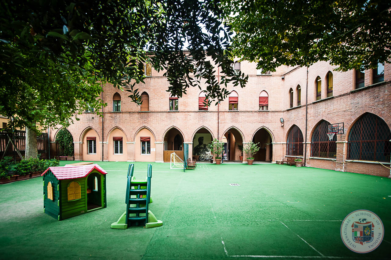 Teaching at international schools in Bologna City